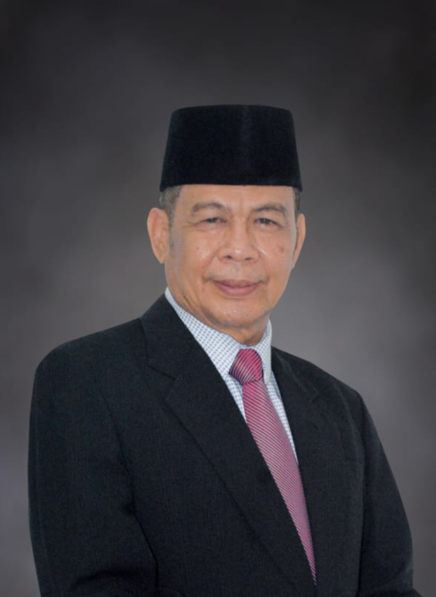 Drs. Hi. Makmur. M.Ag